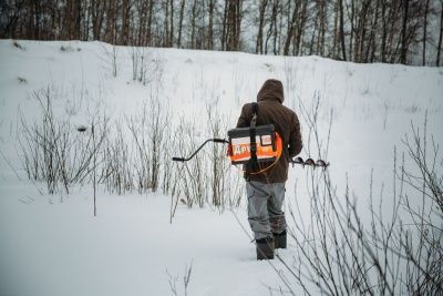 Рыболовный ящик Кемпинг Ворлд (Camping World)  "Друг-2" 20 л цвет черный