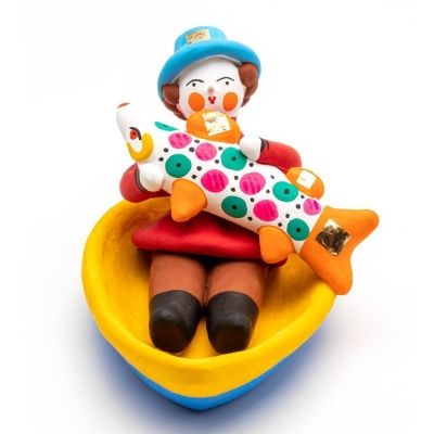 Фигурка "Мужик в лодке с рыбой"