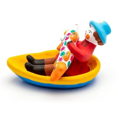 Фигурка "Мужик в лодке с рыбой"